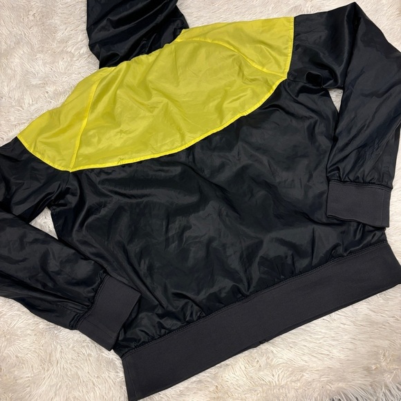 Nike Windrunner Zip Up Hooded Jacket in Yellow and Black Size Large - Picture 13 of 15